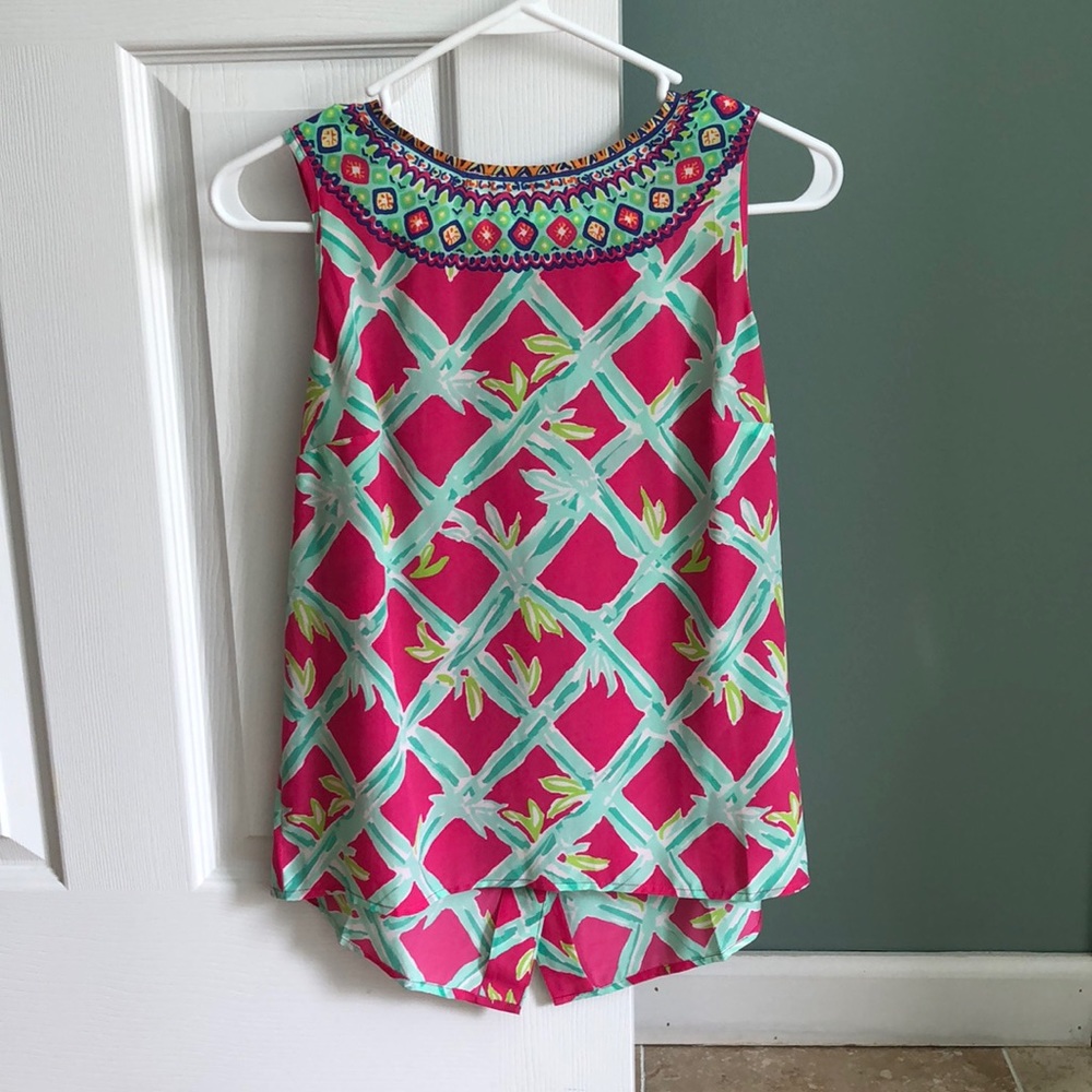 Lilly basket tank with buttons